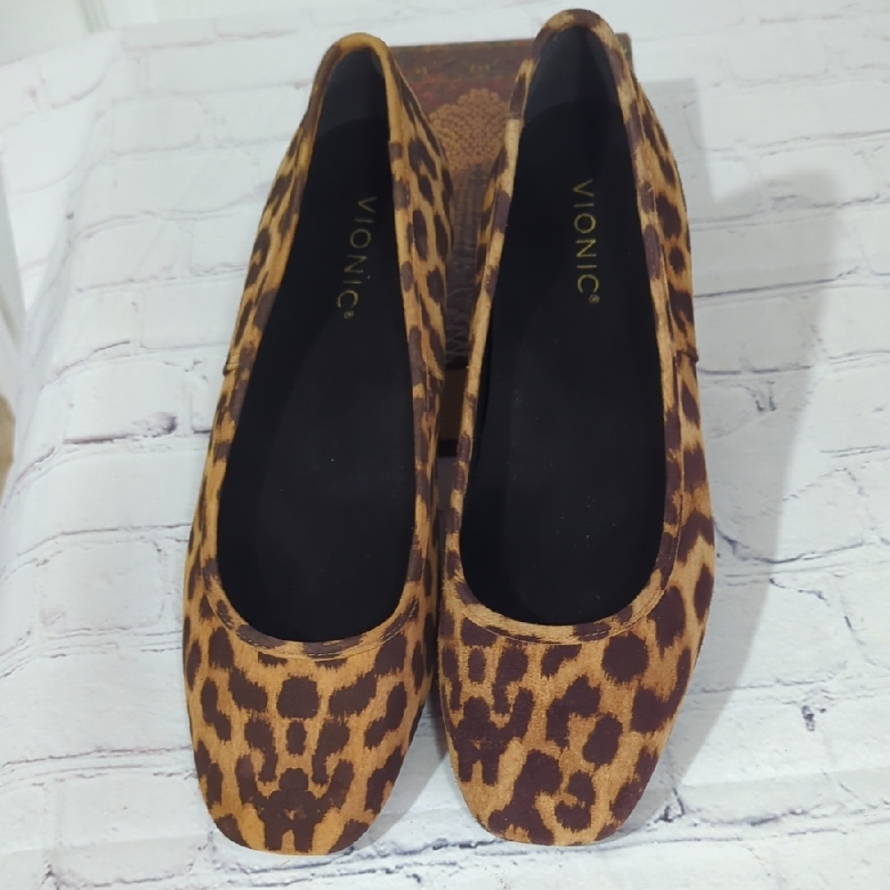 Vionic Leopard Print Ballet Flats in Brown and Black